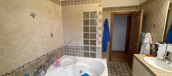 7 rooms Apartment in Siena, Italy No. 117279 7