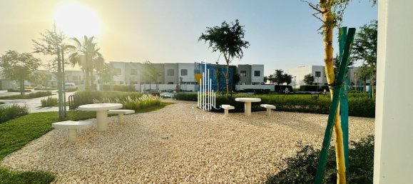 4 bedrooms Villa in Yas Island, UAE No. 24895 28