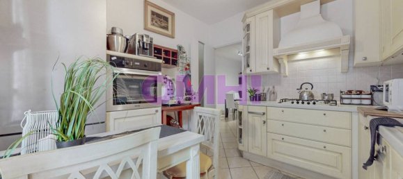 3 bedrooms House in Samarate, Italy No. 323525 12