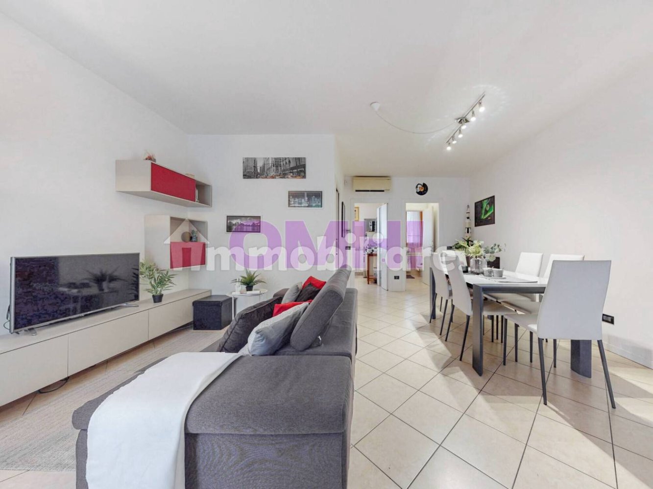 3 bedrooms House in Samarate, Italy No. 323525