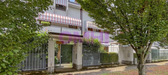 3 bedrooms House in Samarate, Italy No. 323525 5