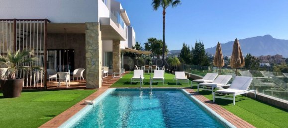 Villa de 3 dormitorios en Málaga, Spain No. 44429 2