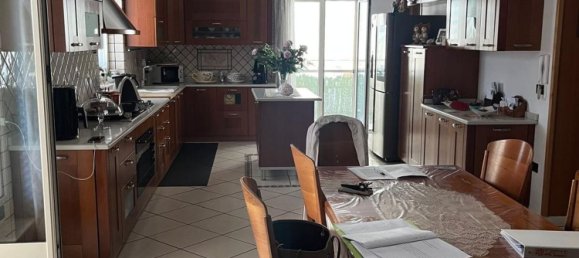 7-salle Appartement à Scafati, Italy No. 182067 11