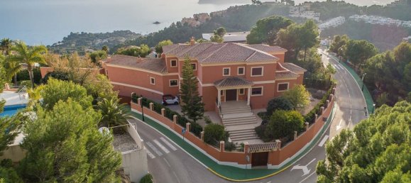 7 bedrooms Villa in Altea, Spain No. 11952 2