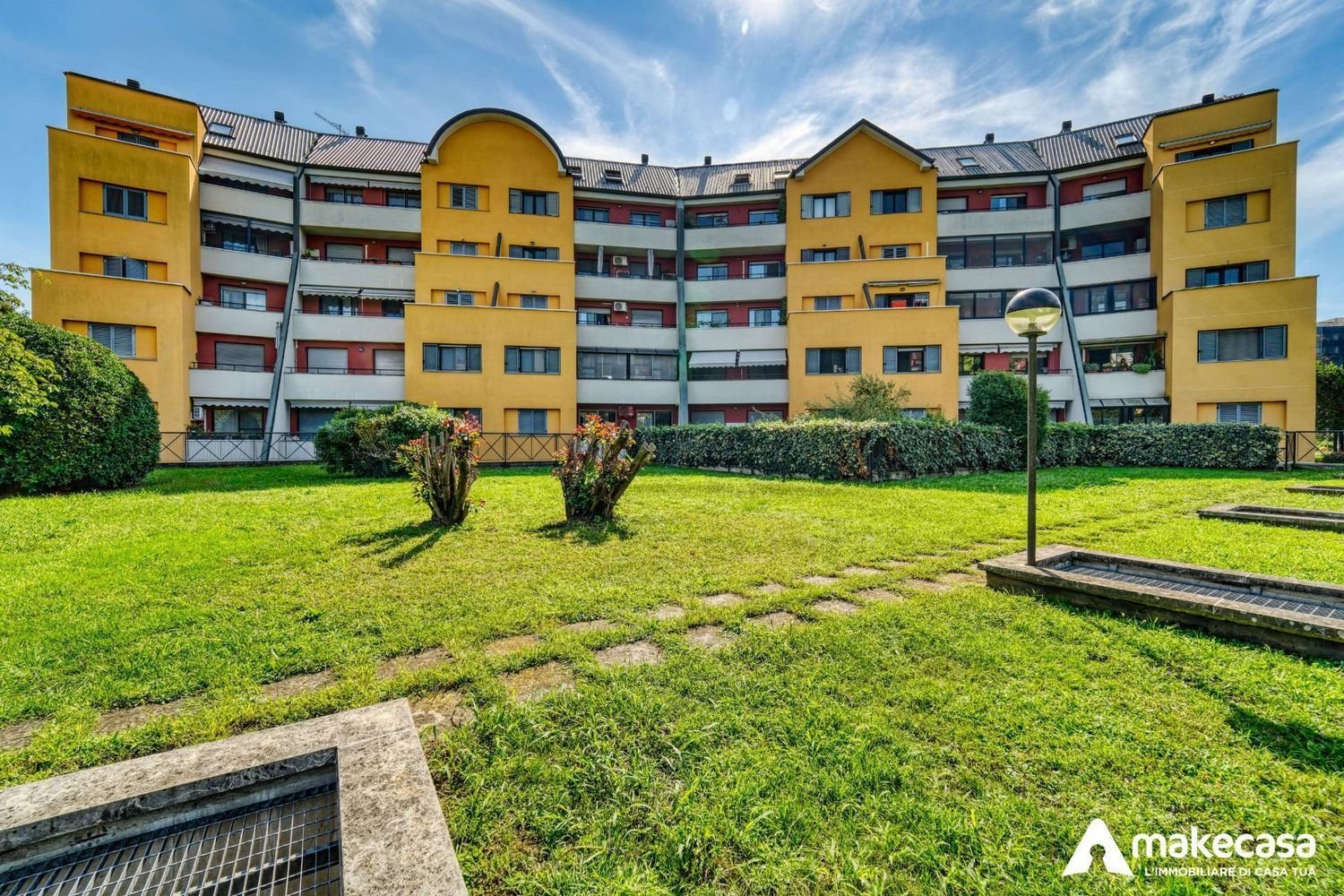 Apartamento de 3 dormitorios en San Giuliano Milanese, Italy No. 364939