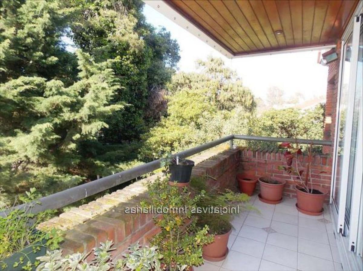 3 bedrooms Apartment in Montevideo, Uruguay No. 9230