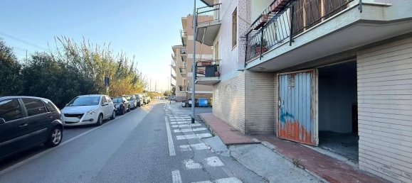 1 room Garage in Loano, Italy No. 177639 3