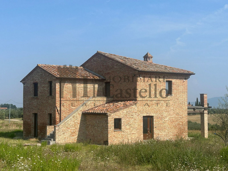 3 rooms House in Castiglione del Lago, Italy No. 45324