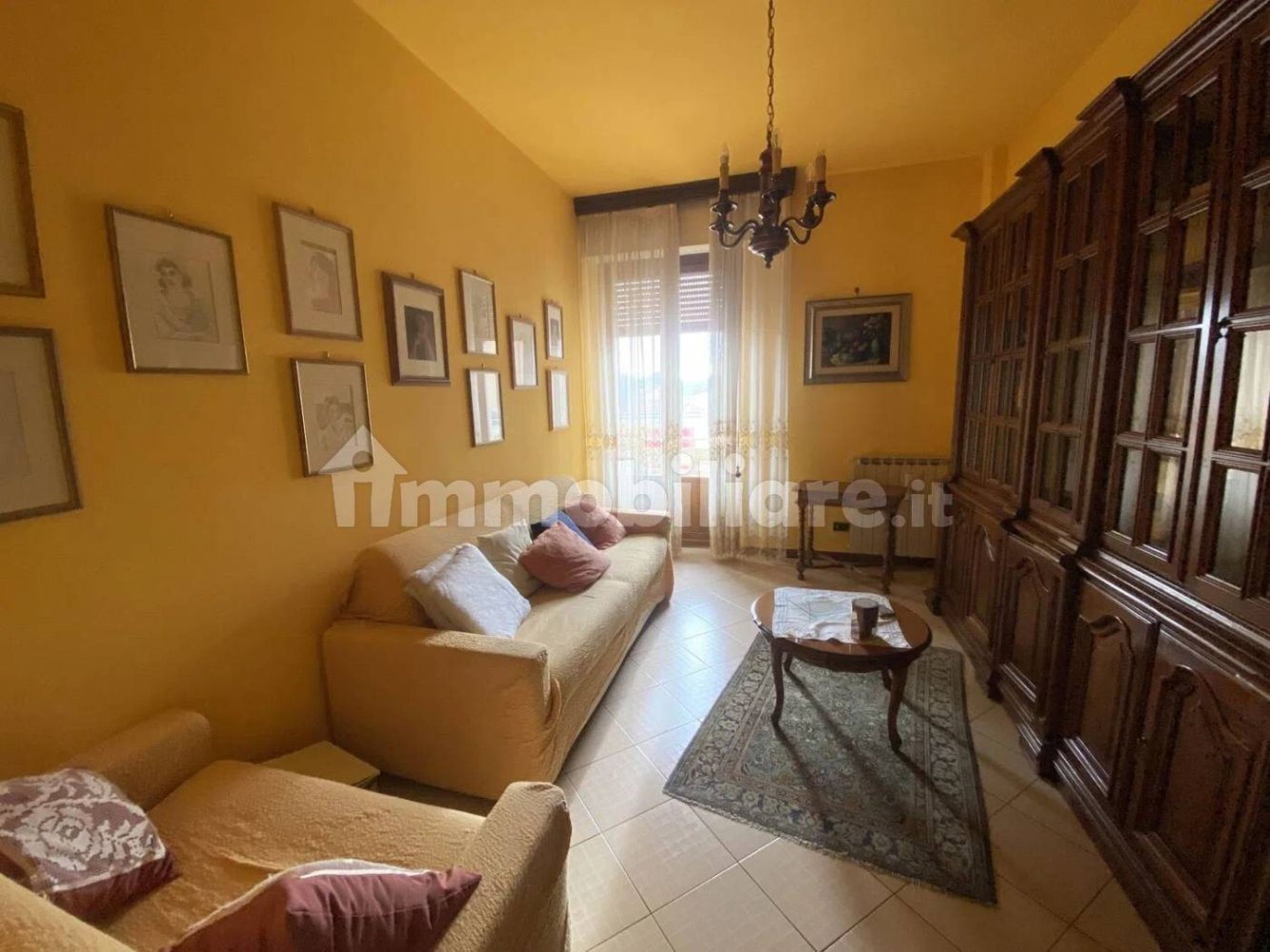 5 bedrooms Apartment in Pontremoli, Italy No. 263753