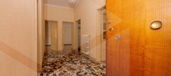 2 Schlafzimmer Wohnung in Bologna, Italy, Nr. 28943 2