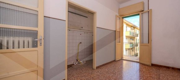 2 Schlafzimmer Wohnung in Bologna, Italy, Nr. 28943 5