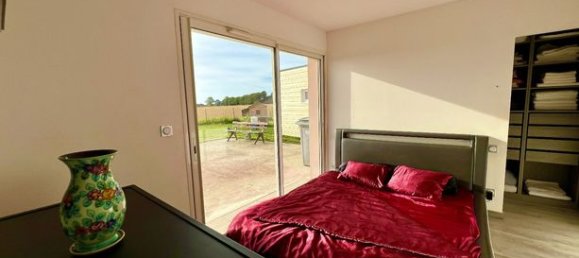 3 bedrooms House in Martin-Eglise, France No. 353046 8