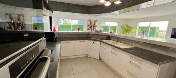 3 bedrooms House in Martin-Eglise, France No. 353046 2