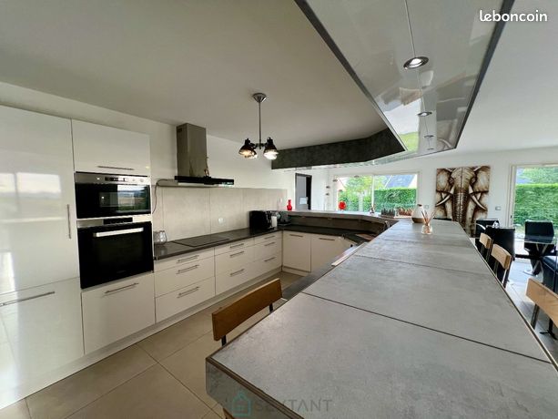 3 bedrooms House in Martin-Eglise, France No. 353046