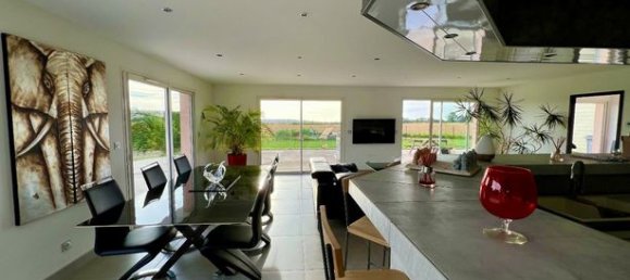 3 bedrooms House in Martin-Eglise, France No. 353046 4