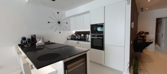 2 chambres Appartement à Marbella, Spain No. 23976 4