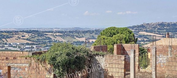 Terreno en Camerano, Italy 1013 m² No. 294502 16