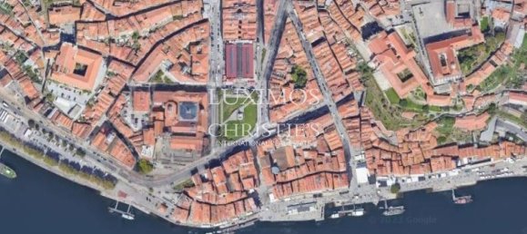 147m² Building in Porto, Portugal No. 114480 4