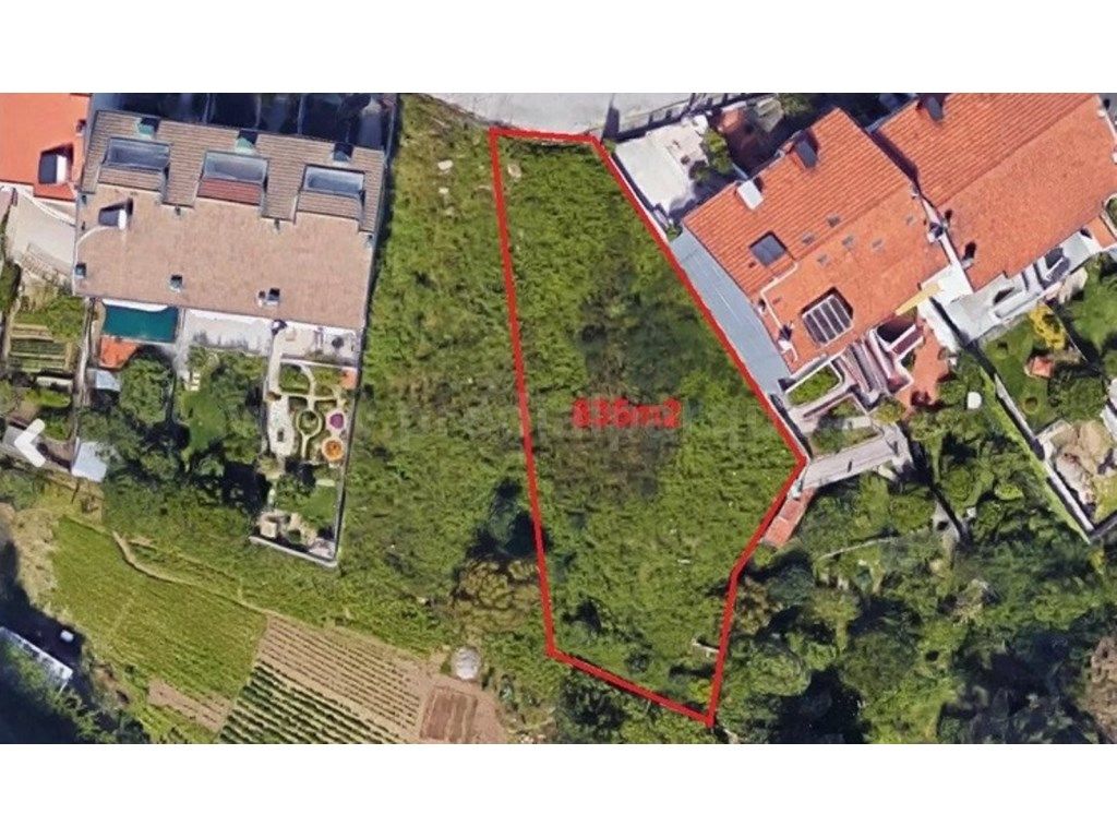 835m² Land in Vila Nova de Gaia, Portugal No. 19348