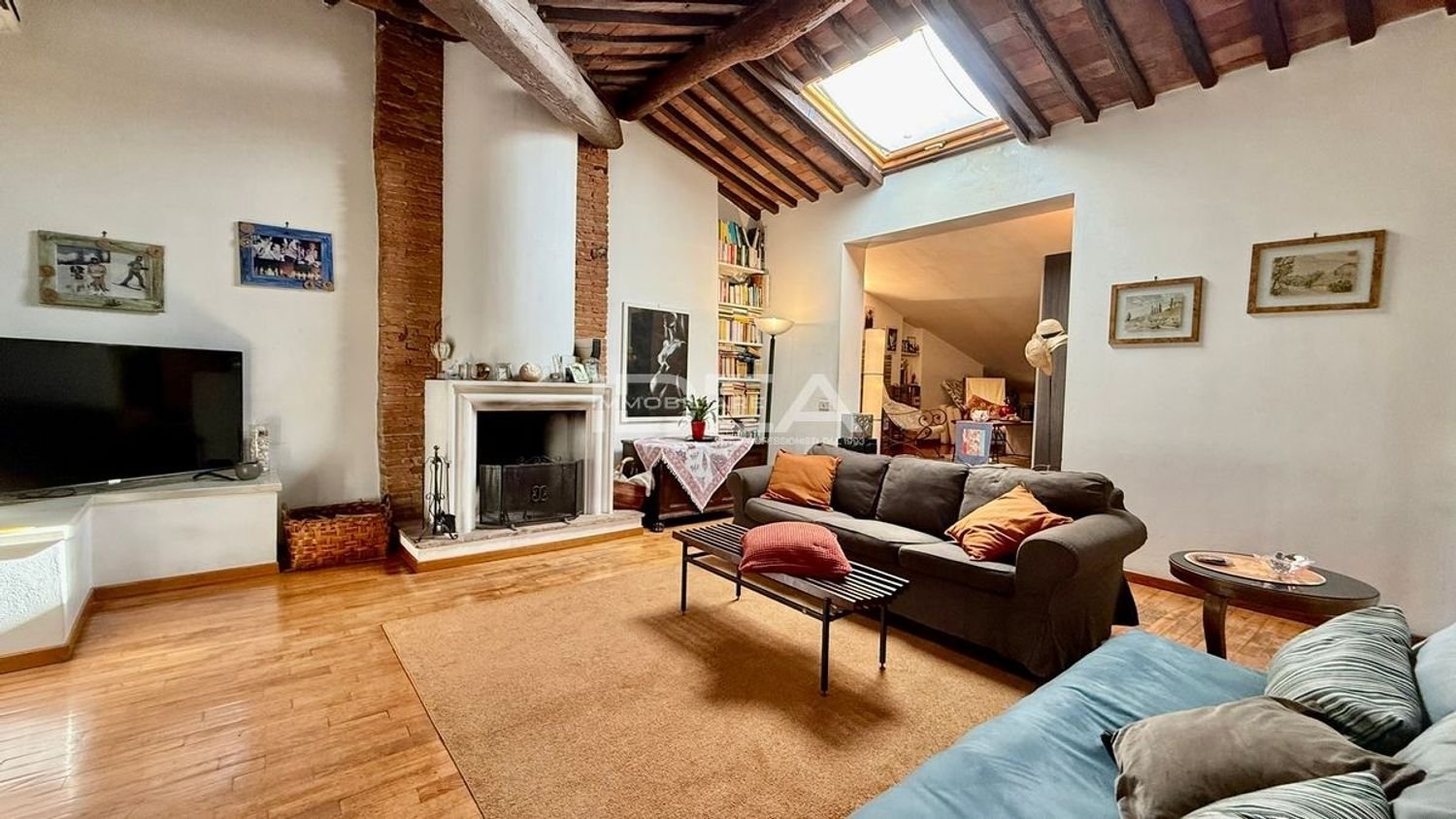 4 bedrooms Apartment in Lucca, Italy No. 328092