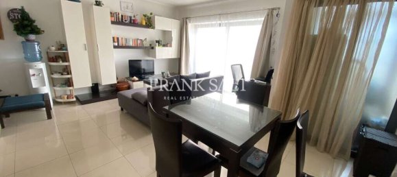 1 bedroom Penthouse in Sliema, Malta No. 11297 3