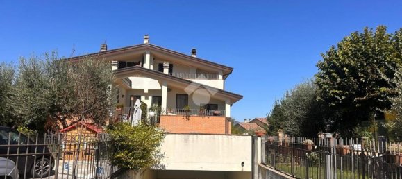 Dúplex de 3 dormitorios en Perugia, Italy No. 358336 3