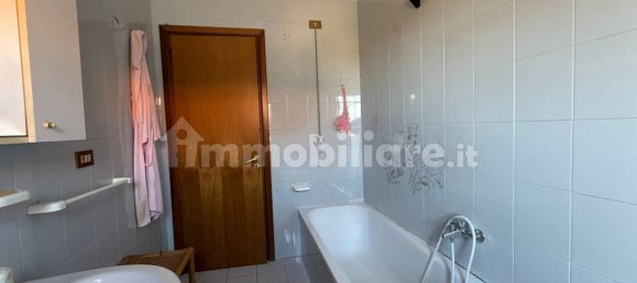 Apartamento de 2 dormitorios en Montesilvano, Italy No. 339705 23