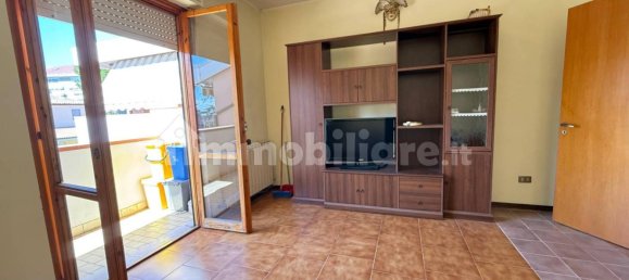 Apartamento de 2 dormitorios en Montesilvano, Italy No. 339705 3