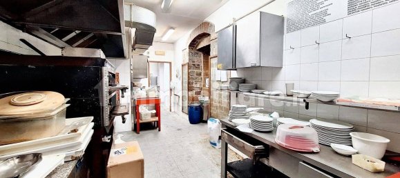 2 rooms Commercial property in Perugia, Italy No. 176001 3