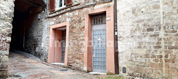 2 rooms Commercial property in Perugia, Italy No. 176001 14