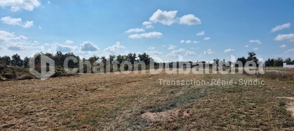 Grundstück in Feurs, France 700m², Nr. 341366 2