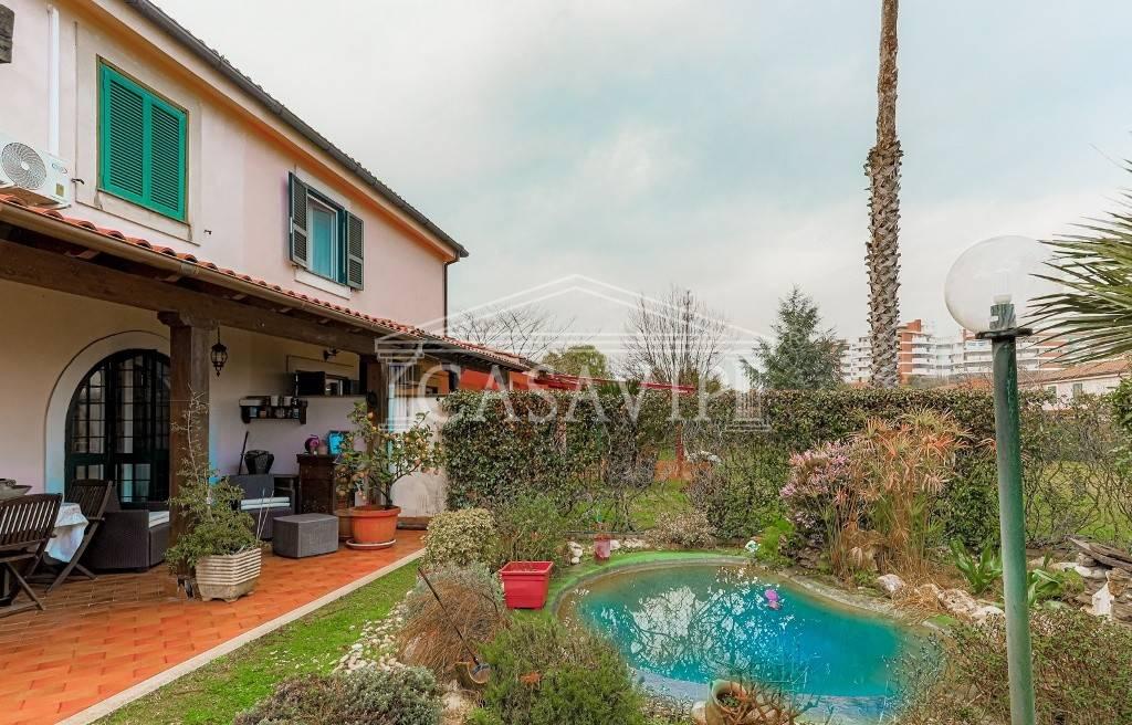 11 rooms Villa in Rome, Italy No. 143507