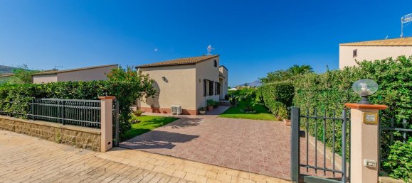 4غرفة منزل في Campofelice di Roccella, Italy رقم 129846 3
