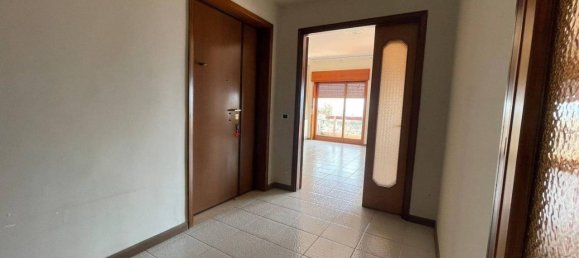 6 rooms Apartment in Messina, Italy No. 21478 14
