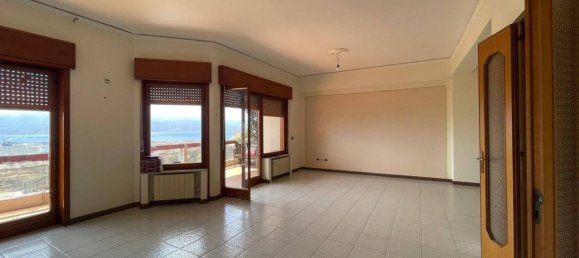 6 rooms Apartment in Messina, Italy No. 21478 20