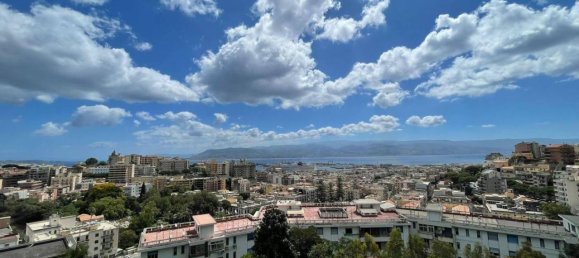 6 rooms Apartment in Messina, Italy No. 21478 4
