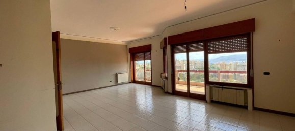 6 rooms Apartment in Messina, Italy No. 21478 19