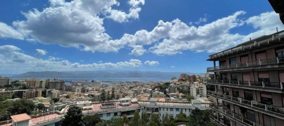 6 rooms Apartment in Messina, Italy No. 21478 3