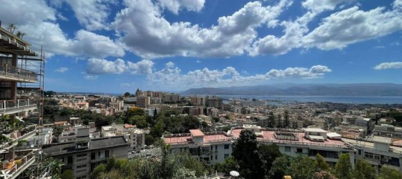 6 rooms Apartment in Messina, Italy No. 21478 2