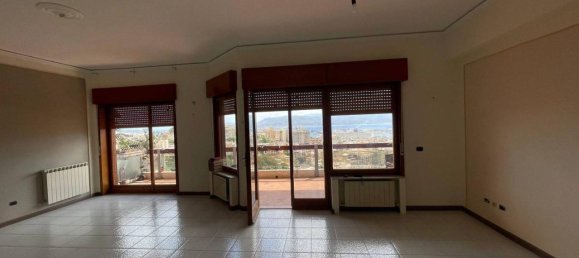 6 rooms Apartment in Messina, Italy No. 21478 28