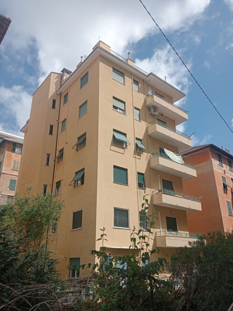 3 bedrooms Apartment in Genoa, Italy No. 313710