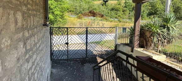 4 Schlafzimmer Haus in Vinchiaturo, Italy, Nr. 310769 25