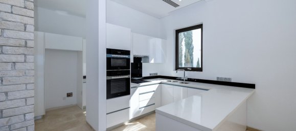 5 bedrooms Villa in Pegeia, Cyprus No. 5729 5