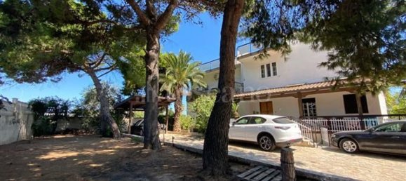 Villa de 15 divisões em Bari, Italy N.º 289156 6