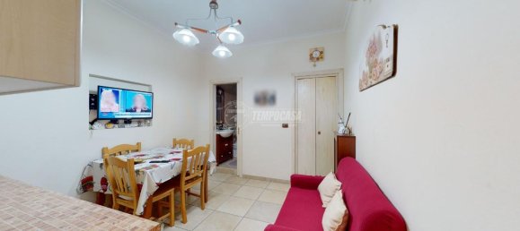 2 rooms Apartment in Bari, Italy No. 118406 5