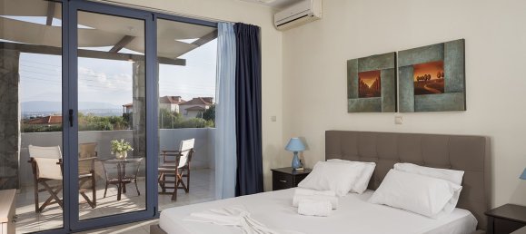 4 bedrooms Villa in Chania, Greece No. 181 4