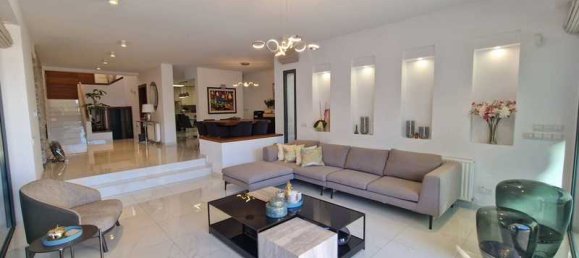 5 bedrooms Villa in Agios Athanasios, Cyprus No. 6689 5