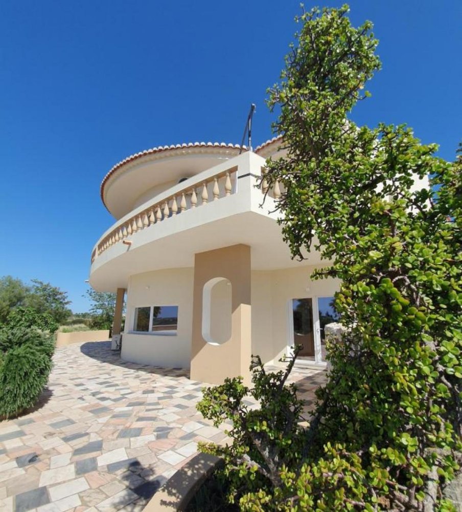 Вилла с 17 спальнями в Лагуш, Португалия № 3448