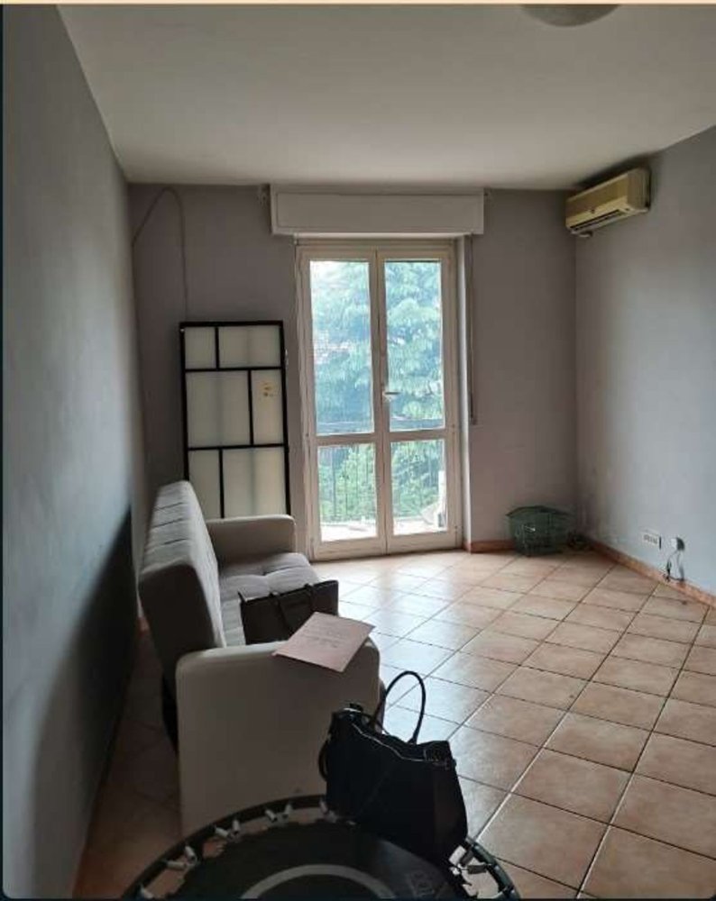 3غرفة شقة في Cinisello Balsamo, Italy رقم 2515