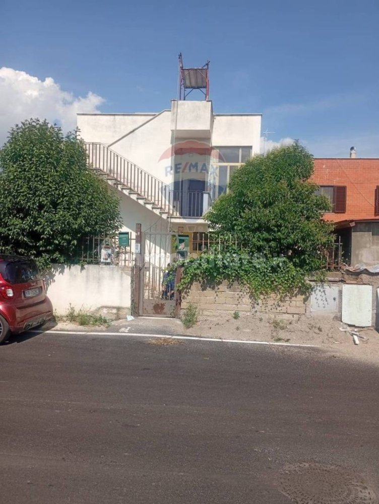 Квартира с 3 спальнями в Рим, Италия № 333646